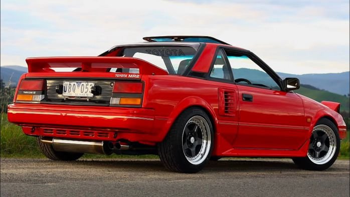 Best cheap sports cars for teens: Toyota MR2 (1984-1989)